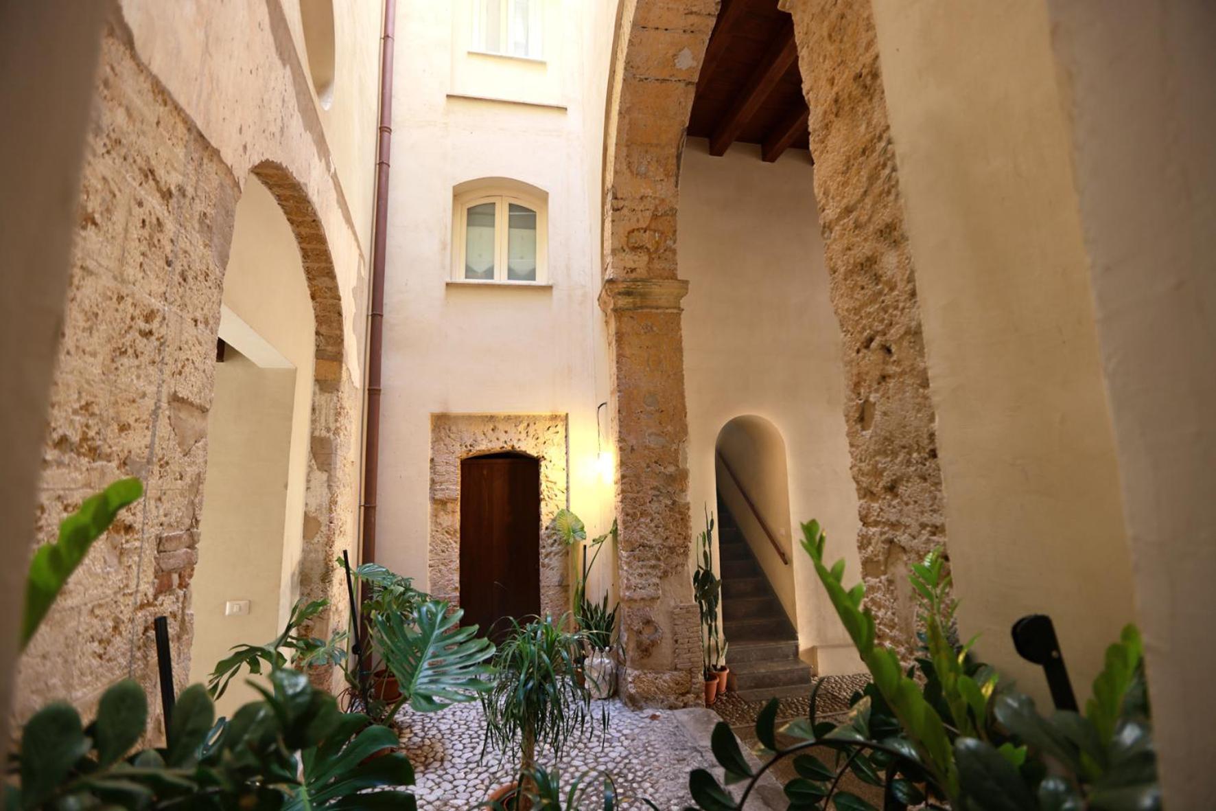 Oasi Porta Felice Apartment Palermo Exterior photo